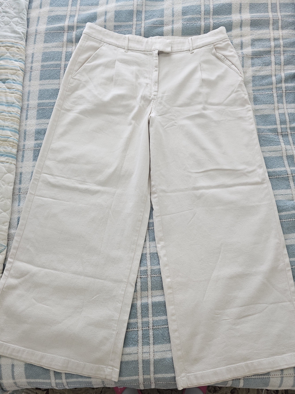 American Eagle Outfitters Cream Elastic Waist Joggers